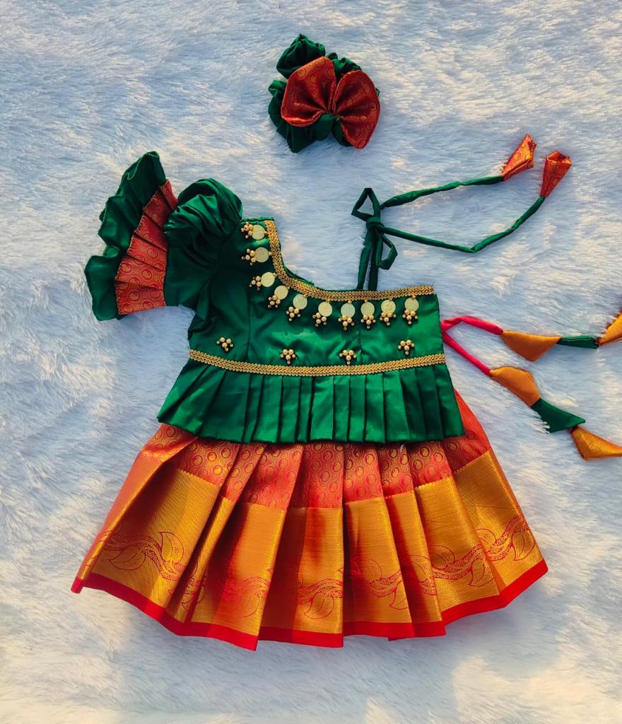 Green and Red Pattu pavada