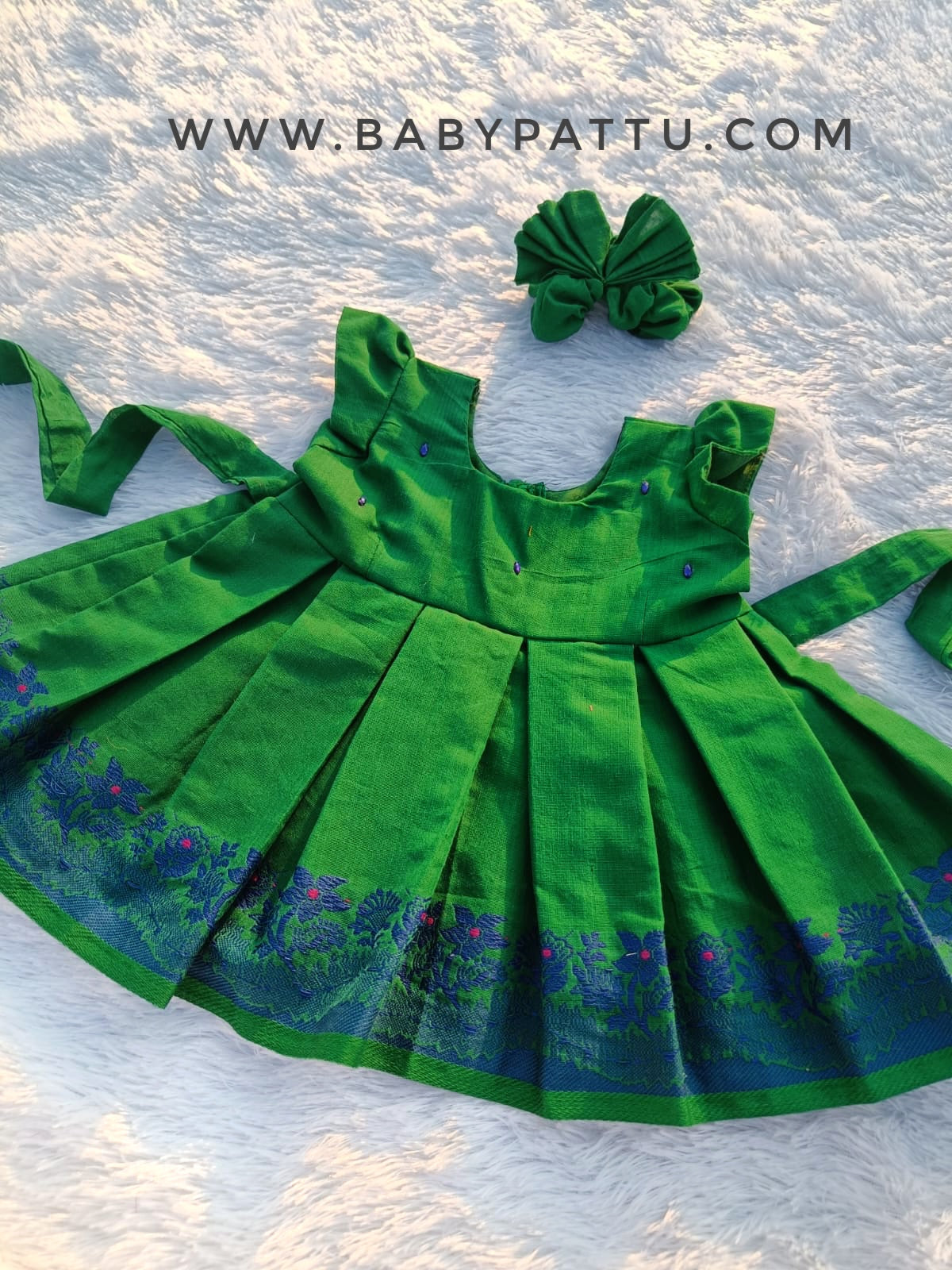 Green Colour Pure Cotton Frock