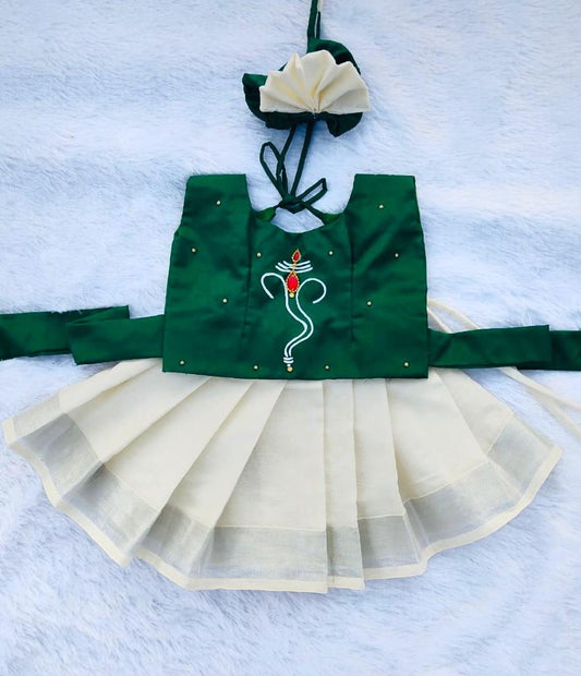 Green & White Kasuvu Cotton Pattu Pavada