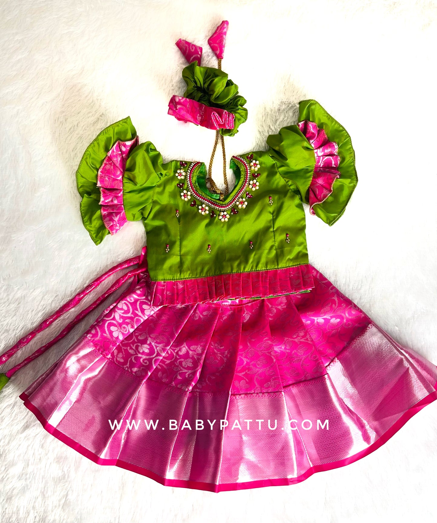 Green & Pink pattu pavada